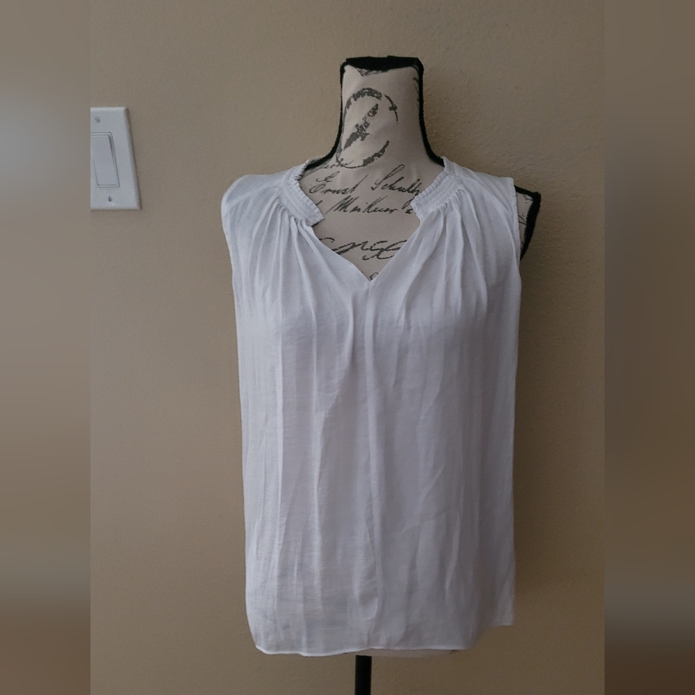 Elegant White Sleeveless Top